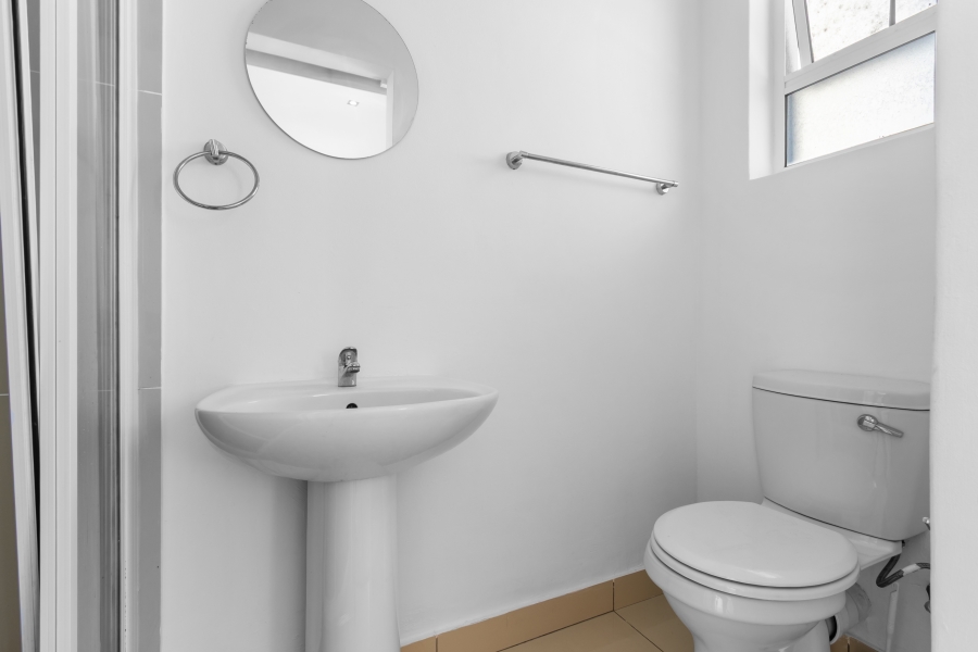 1 Bedroom Property for Sale in Heathfield Western Cape